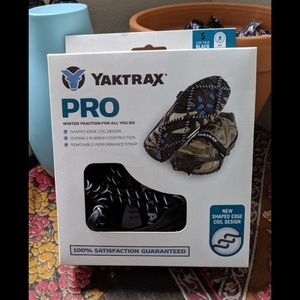 🆕 NIB Yaktrax Pro
